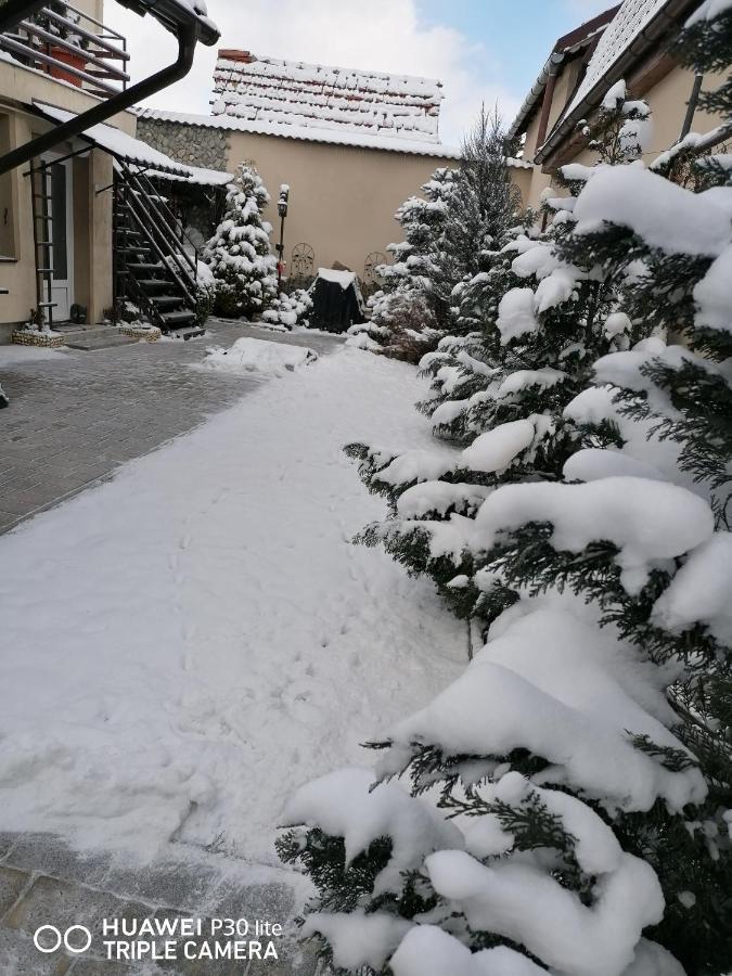 Rasnov Retreat Hotel Exterior photo